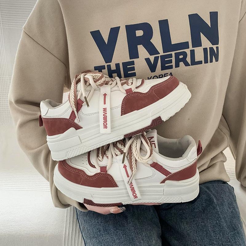 Маленькие весенние и осенние туфли для досок. Женские туфли для отдыха на толстой подошве. Маленькие белые туфли для студентов. Корейская обувь. Туфли на плоской доске. Модная повседневная женская обувь.