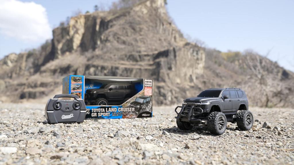 Happinet Масштаб 1/20 Радиоуправляемый Toyota Land Cruiser GR SPORT (Возраст от 6 лет)