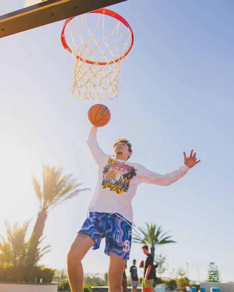 American Sports Fashion Mesh Quick-Dry Men's Summer Basketball Shorts - Loose Fit, Knee-Length, Four-Point Design