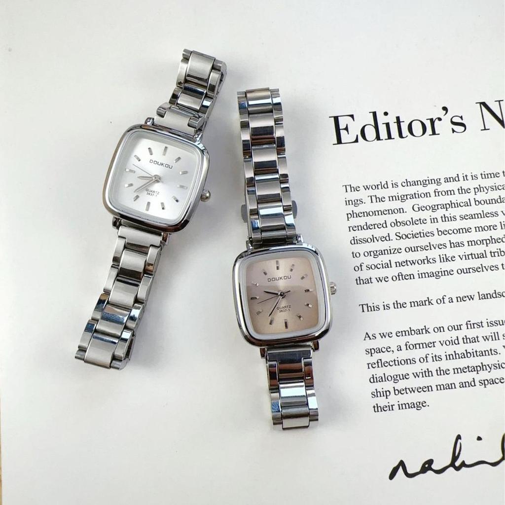 Элегантные женские часы с браслетом из нержавеющей стали и метками в виде штрихов