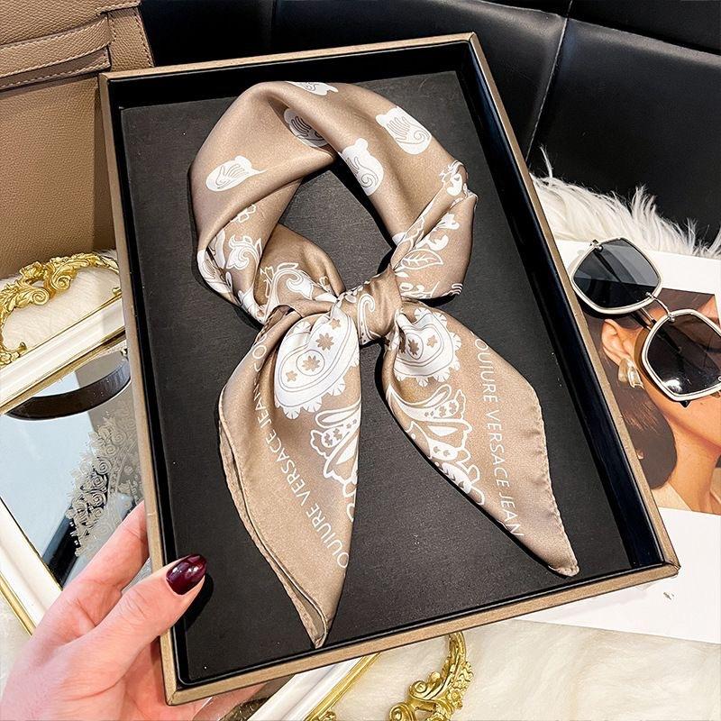 Export 71cm silk scarf European and American hot-selling retro paisley cashew flower satin printing fashion scarf square scarf