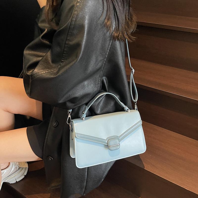 Темпераментная большая вместимость осень новая通勤 премиальная текстура кроссбоди плечо подмышка женская маленькая квадратная сумка