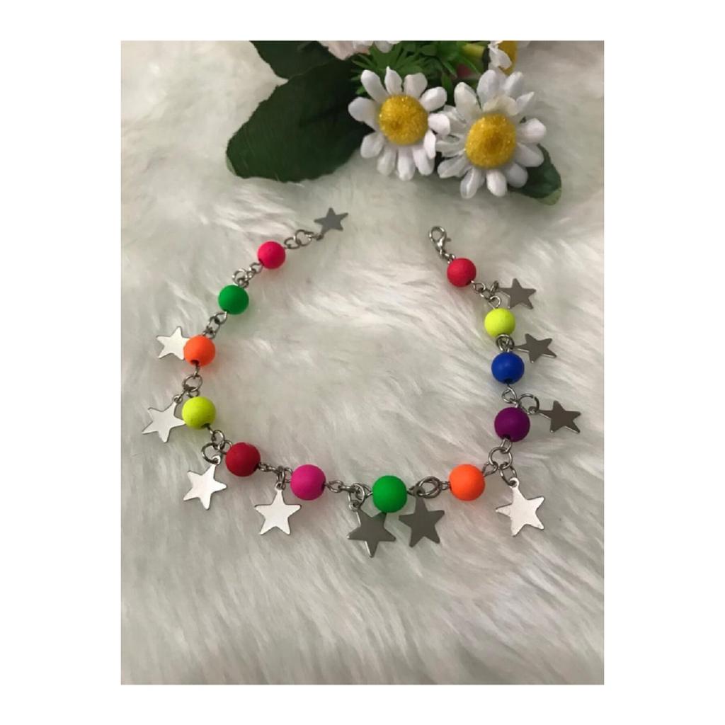 Женский браслет серого цвета со звездой