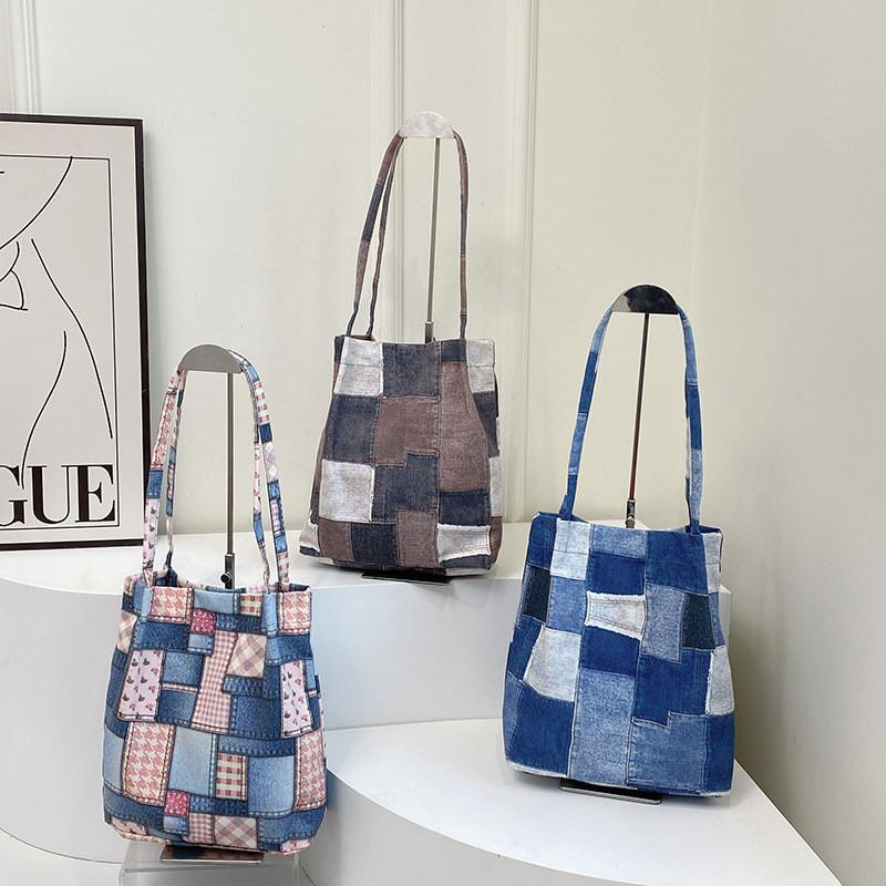 Canvas Tote Bag For Women With Large Capacity And Magnetic Closure For Daily Use