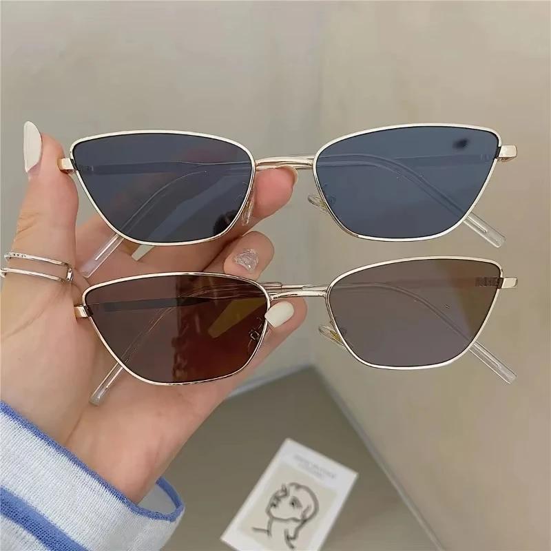 Cat Eye Fashion Retro UV Protection Triangular Cat-Eye Design Sunglasses Women Small Metal Frame Solid Colors Lens Sun Glasses