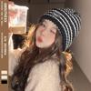 Новая корейская версия универсальной вязаной шапки для женщин, модная теплая полосатая шерстяная шапка, защита ушей для большой головы, холодная шапка