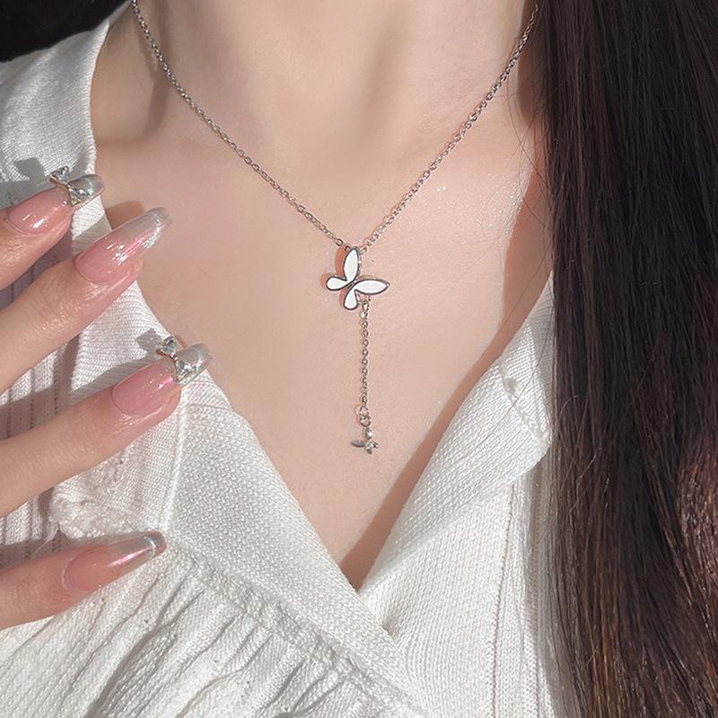 Оригинальное ожерелье с кисточками и бабочками, ювелирное изделие для женщин, простая фея, порхающая, темпераментная, дорожная цепочка из нержавеющей стали на ключицу
