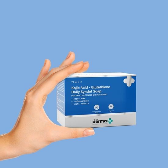 Ежедневное мыло Derma Co Kojic Acid + Glutathione Syndet с койевой кислотой, L-глутатионом и альфа-арбутином для осветления и придания яркости коже - упаковка из 2 шт.