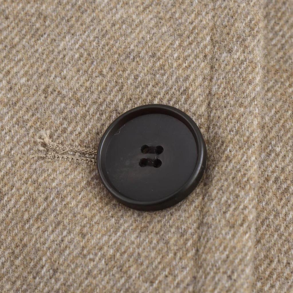 Зимняя мода для женщин 2024: Пальто из шерсти мягкого свободного кроя в европейском стиле с пуговичным декором