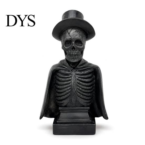 Retro Gentleman Skull with Top Hat Gothic Halloween Sculpture And Cape, Spooky Resin Prop for Display Skeleton Figurine LED Light Home Tabletop Decor