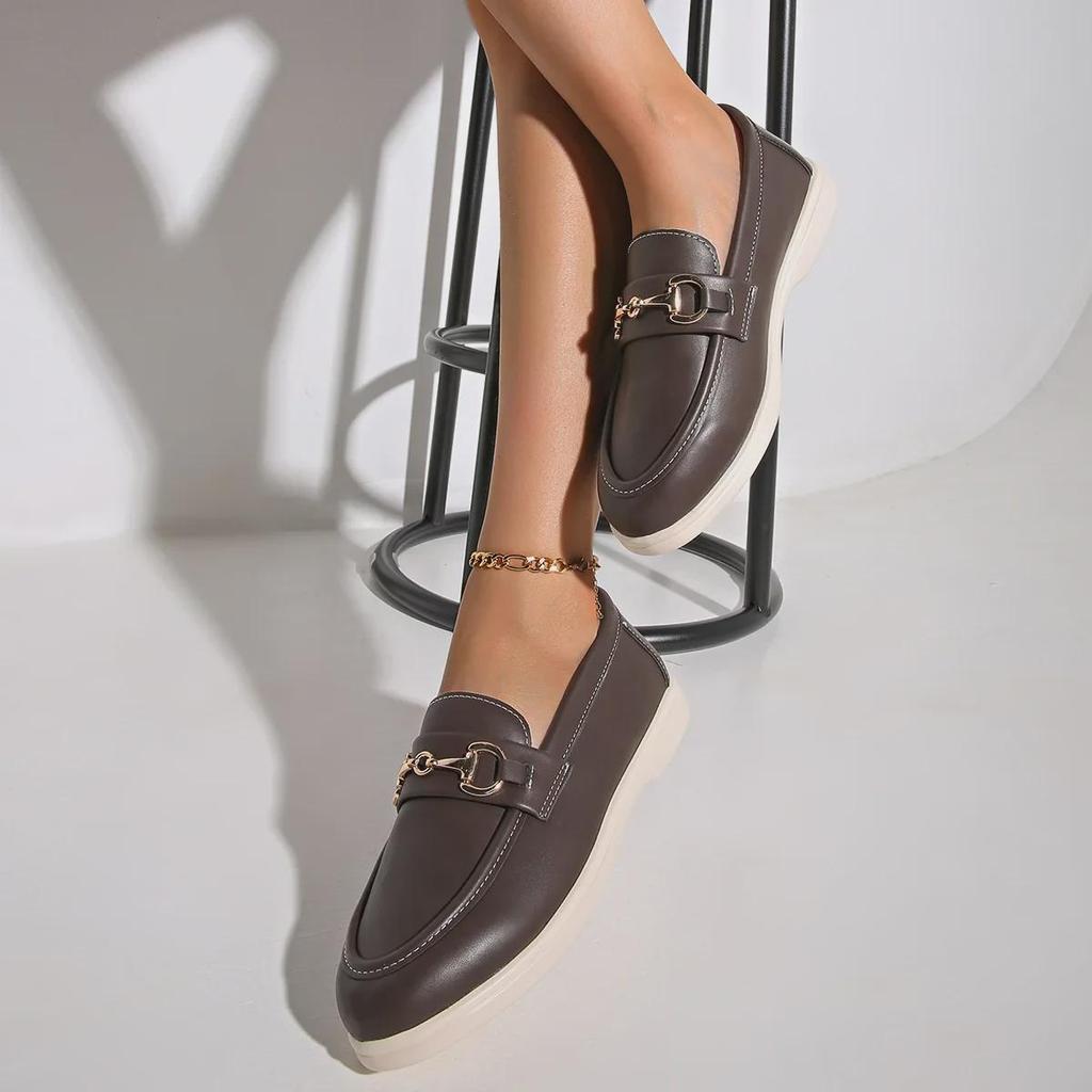 Женские мокасины большого размера с металлической цепочкой на плоской подошве, осень 2024 г.
