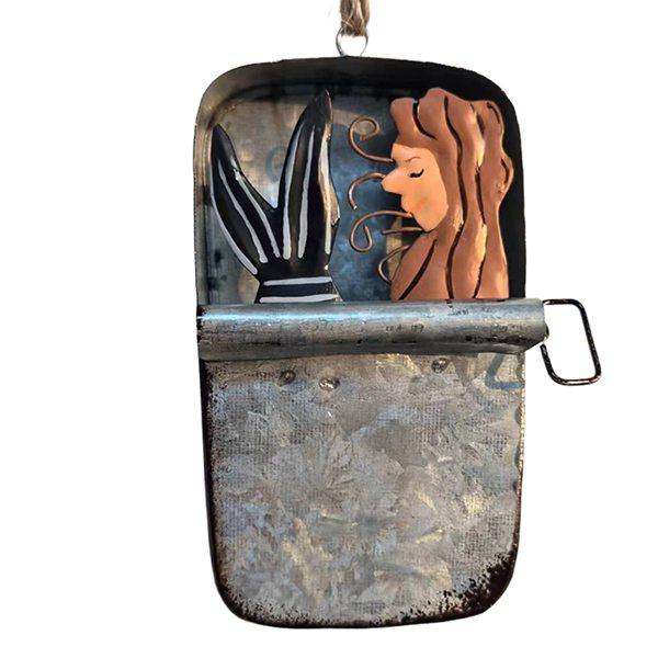 Жестяная банка сардин Причудливое подвесное украшение, Причудливая маленькая вещица, Забавные рыболовные украшения, Банка сардин Консервы Рыба Морепродукты AJAS