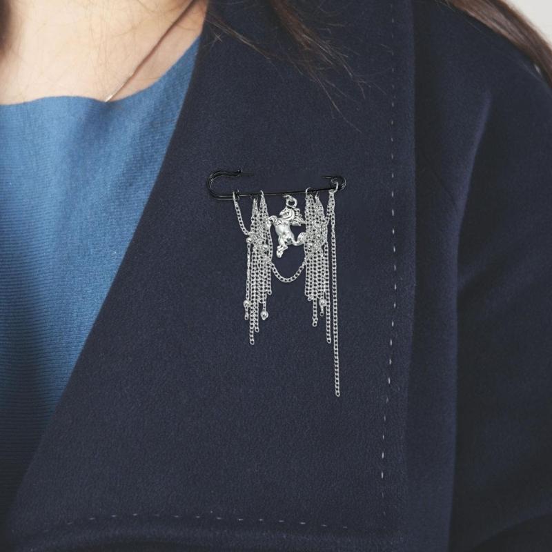 Стильная брошь с кисточками Дизайн Года Лошади Геометрический значок-булавка Функциональная застежка Для нарядов И праздничных торжеств