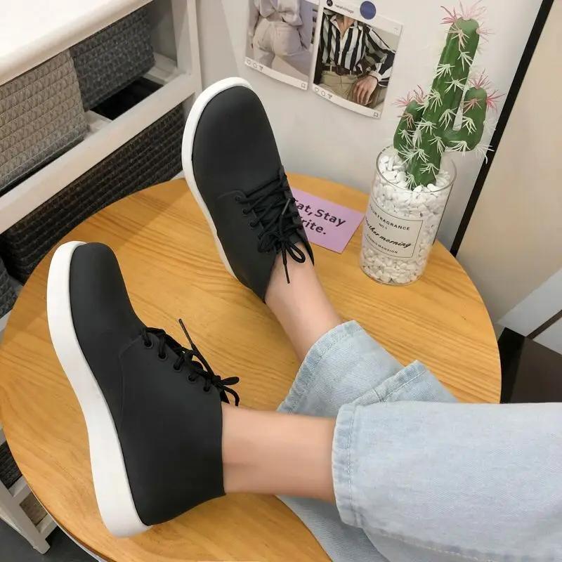 Милые женские дождевики, водонепроницаемые нескользящие резиновые туфли, женские резиновые сапоги, короткие корейские резиновые туфли на плоской подошве со шнуровкой 2024