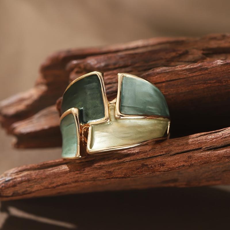 Huitan Fresh Style Green Enamel Women Ring Irregular Design Fashion Party Metal Accessories Gold Color Fancy Jewelry for Wedding