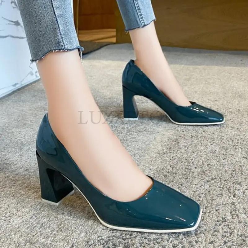 Женские туфли-лодочки из лакированной кожи, туфли-лодочки на квадратном каблуке в стиле ретро, ​​кожаная обувь в студенческом стиле с квадратной головкой, студенческие туфли на высоком каблуке 8 см