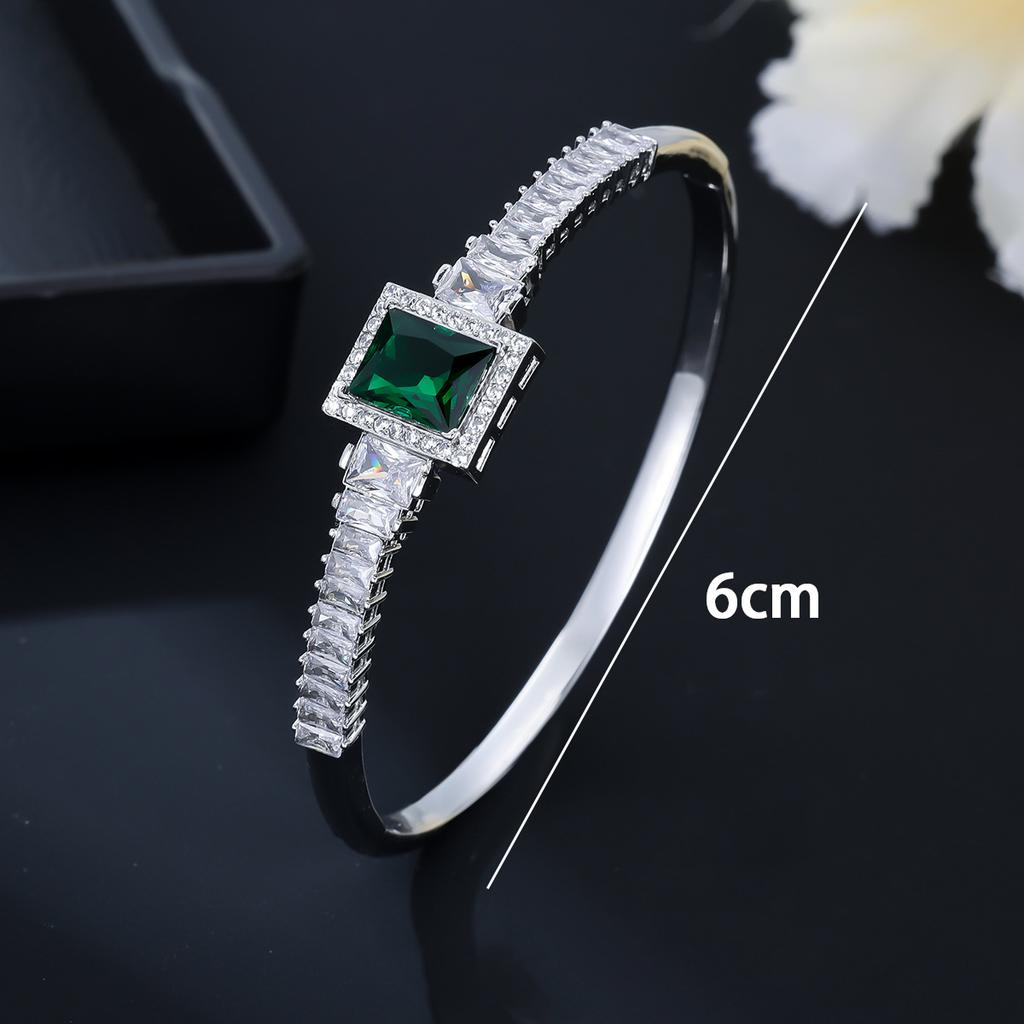 Accessories: Grand Emerald Open Elastic Buckle Adjustable Bracelet