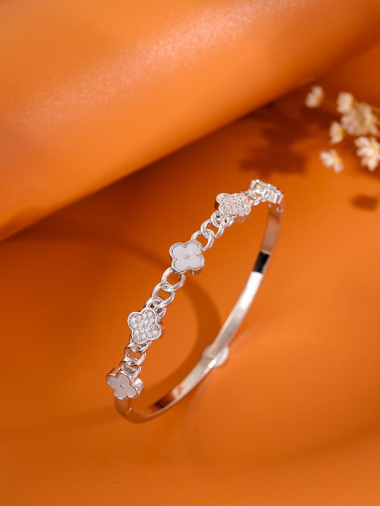 Four Leaf Clover Flower Bracelet Hollowed Out, Light Luxury, Fashionable, High-end Temperament, Women's Bracelet