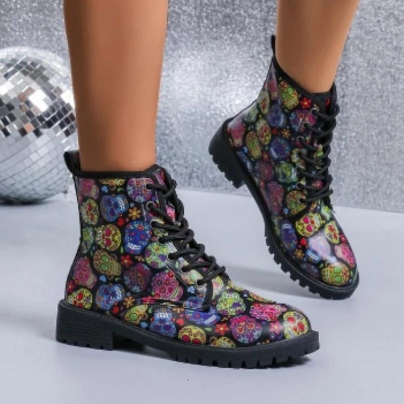 Обувь для женщин 2024 года, модные осенние женские ботинки со шнуровкой, с круглым носком, разноцветный принт, короткие ботинки на низком каблуке для поездок на работу