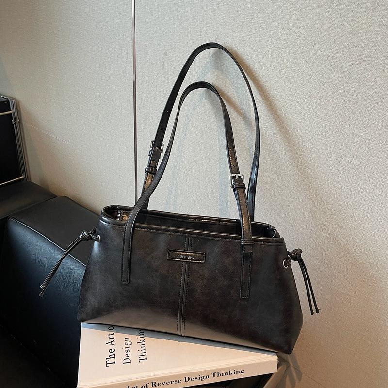 Сумка большой вместимости женская осенне-зимняя универсальная 2025 новая простая текстурная сумка через плечо повседневная рабочая сумка-тоут для поездок