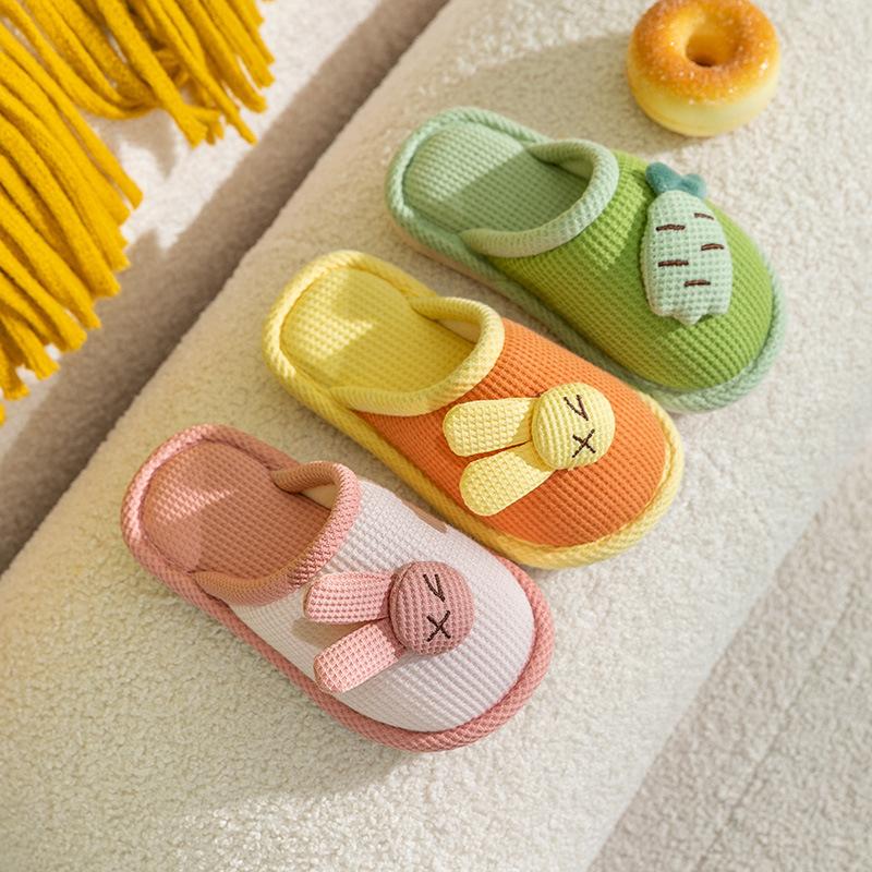 Новые зимние детские тапочки из хлопка, хлопковая обувь на плоской подошве, нескользящие детские зимние тапочки из плюша для девочек