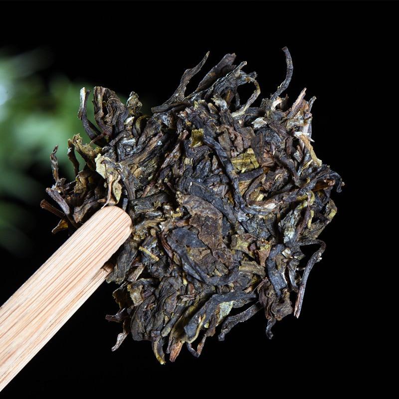 Чай Юнань Мэнхай Шэн Пуэр Баньчжан 2020 г. Сырой чай Пуэр с чистым ароматом 357 г