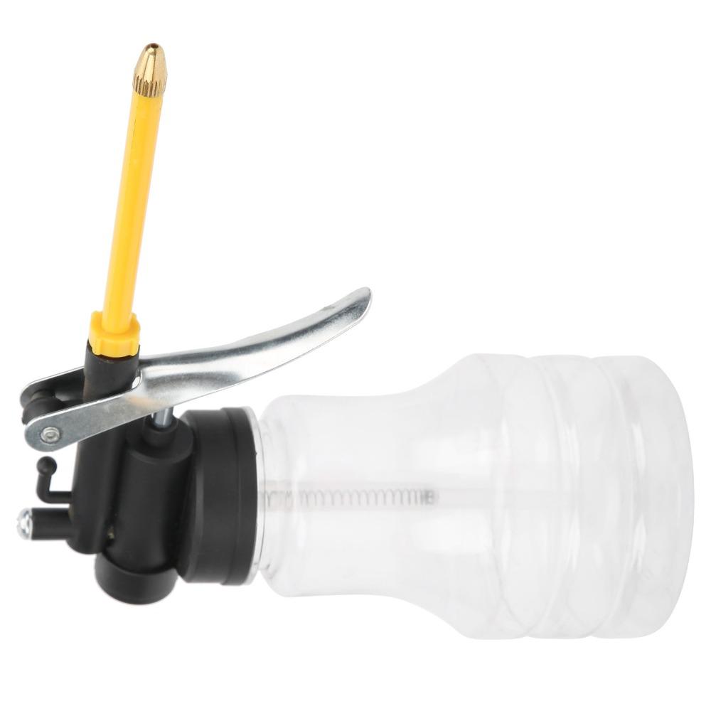 250ml Capacity High Pressure Oiler Short Tube Lubrication Oil Bottle Auto Maintenance