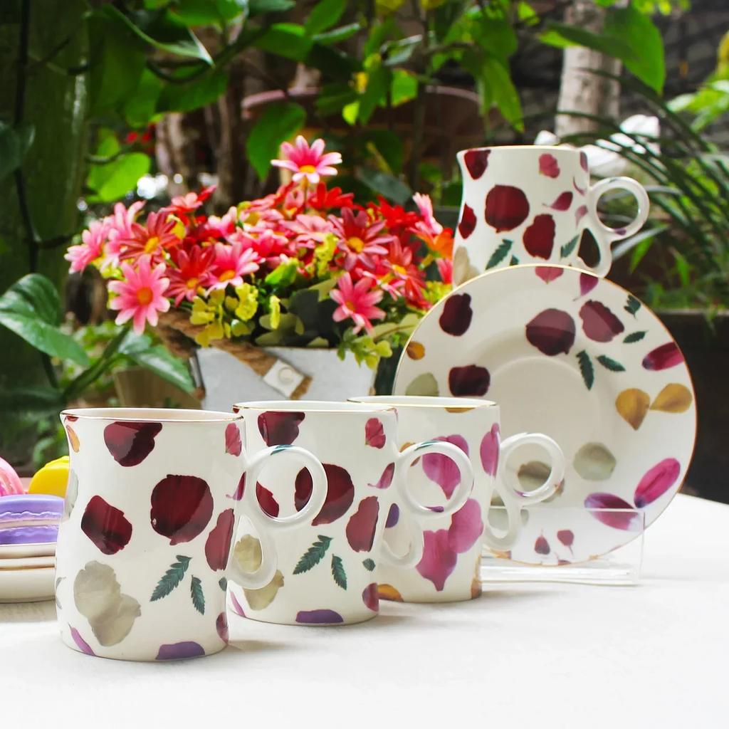 Европейский керамический кофейник, керамическая чашка, цветочный набор для заваривания чая, 1 чайник, 4 чашки, блюдце, набор для послеобеденного чая, красная чайная чашка в подарок
