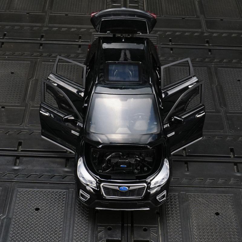 Qiyi Q3006A Forester Сплавная Игрушечная Машинка с Откатом, Звуком, Светом и Открывающимися Дверями - Идеальный Детский Подарок