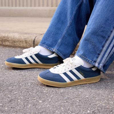 Gazelle Indoor Night Indigo White Gum