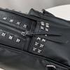 Мужские и женские сумки большой вместимости. Модные рюкзаки с заклепками. Повседневные рюкзаки из мягкой кожи с черепом.