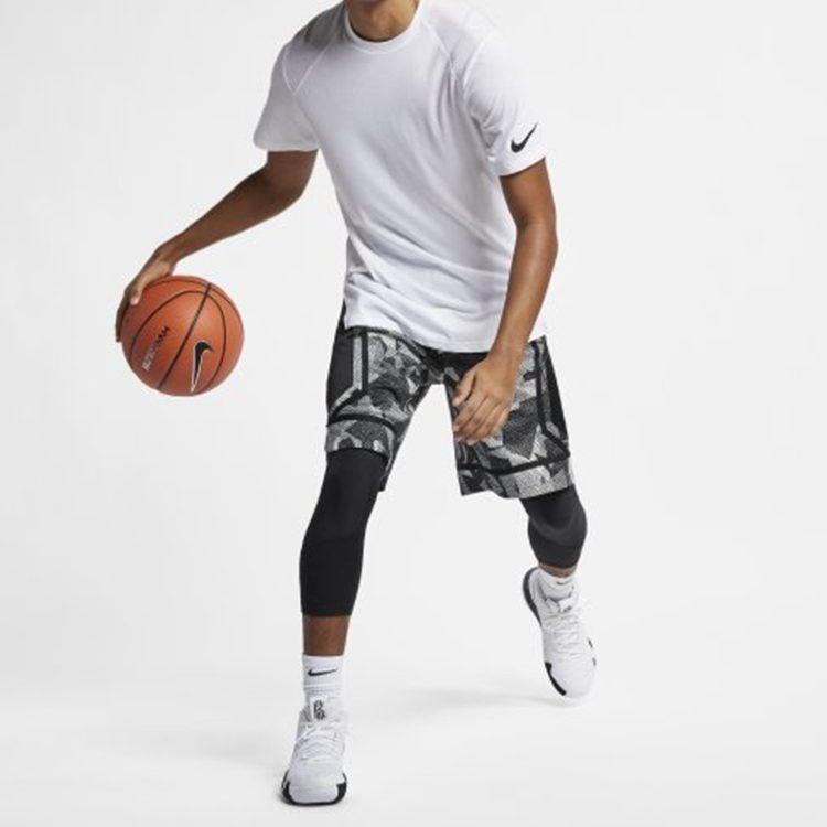Nike Спортивные шорты мужские камуфляж серый средние AJ3456-104