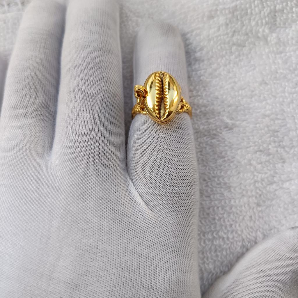 Кольцо с ядом в виде черепа из ракушек каури, кольцо с ядом из золота из ракушек каури, кольцо с ядом из ракушек ручной работы, кольцо с ядом в виде отделения для лекарств. Подарок для нее,