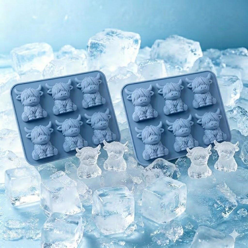 2pcs Mini Highland Cow Cube of Ice Mold, Reusable 3D Cute Silicone Ice Tray for Whiskey, Cocktails, Juice And Party Drinks.