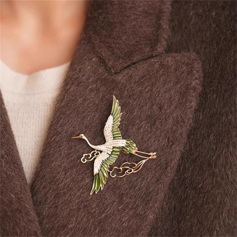 Chinese Style Elegant Rhinestone Green Enamel Wings Crane Clouds Brooches For Women Girls Flying Birds Lapel Pins Party Jewelry
