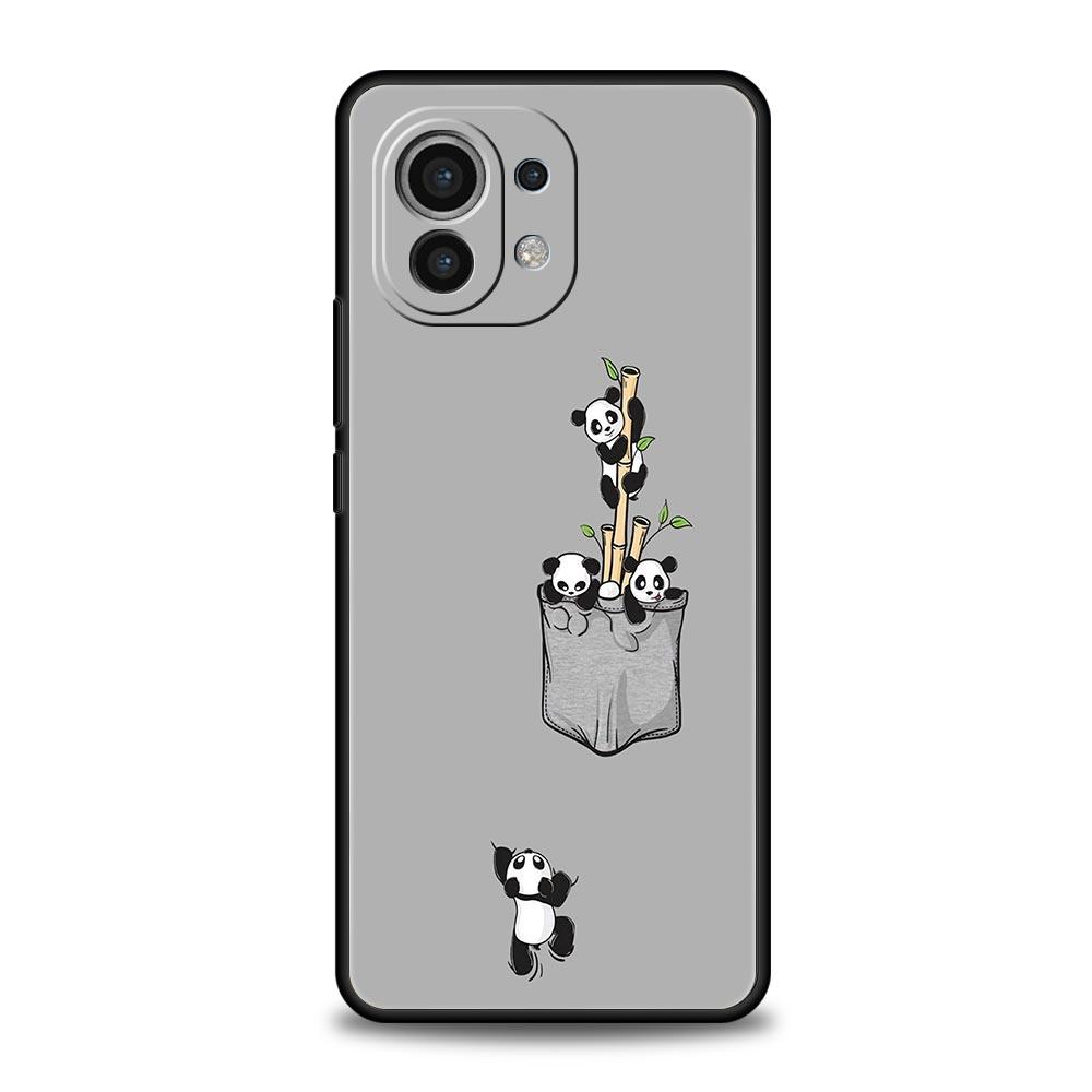 Чехол для телефона для Xiaomi Mi 14 13 12 11 Lite 13T 12T 11x 11T 10T Pro 9T Note 10 Lite Мягкий черный чехол Милая панда, карабкающаяся по бамбуку