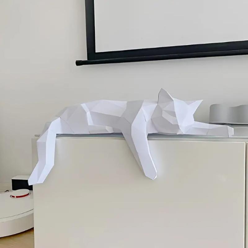 Черно-белая статуэтка кошки - Геометричный современный декор комнаты, фигурка, скульптура для дома, офиса, как настольный, полочный, письменный декор, лежащая кошка