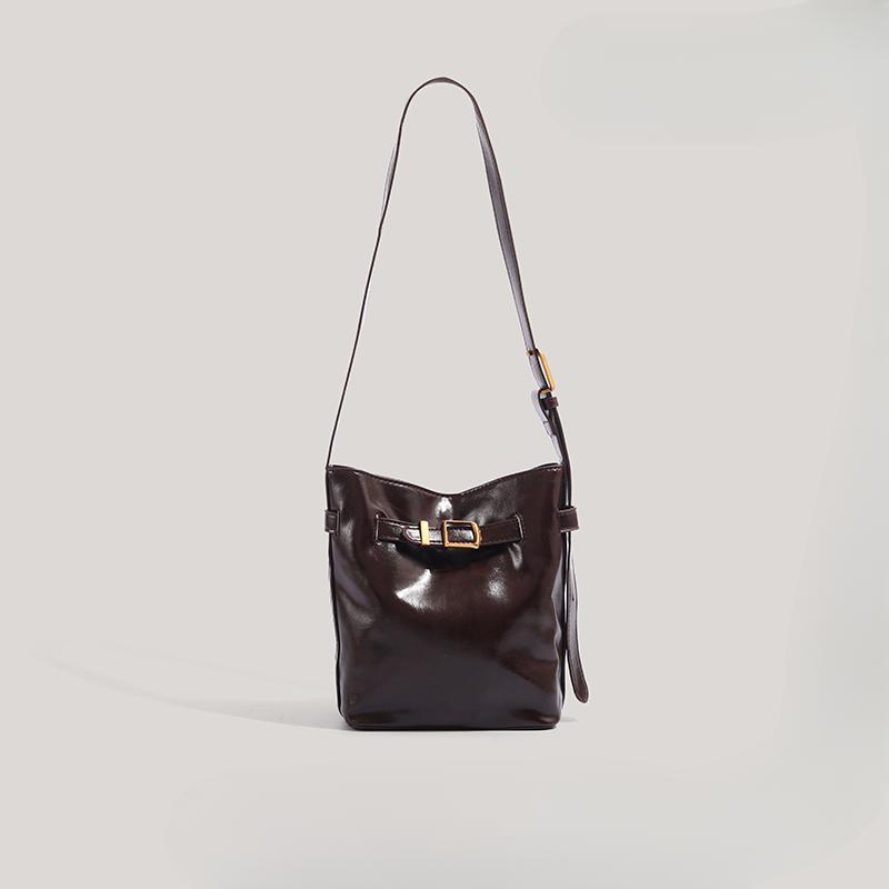 Niche Oil Wax Leather Simple Small Bucket Bag Retro Single Shoulder Crossbody Casual Small Bag Girl