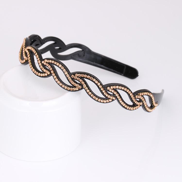 Пластиковое оголовье со стразами