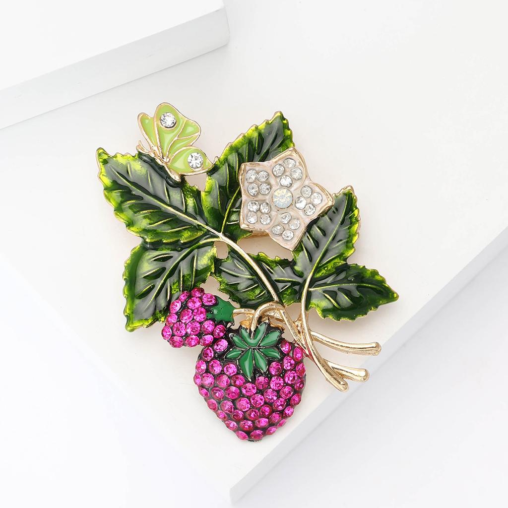 Summer Fresh Alloy Rhinestone Butterfly Strawberry Brooch Cute Exquisite Ladies Clothing Corsage Ornament Fruit Pin