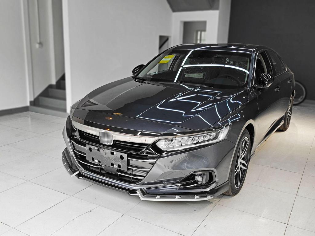 Совместимый аэродинамический комплект для Honda Accord 10.5-го поколения 2022 года: Передний сплиттер, Пороги, Задний спойлер.