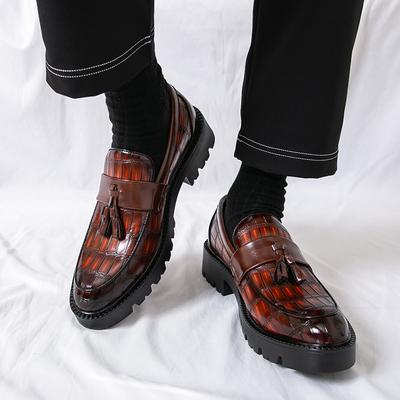 Мода Мода Универсальные лоферы с кисточками Роскошная резиновая толстая подошва Комфорт Деловые Повседневные кожаные туфли для мужчин для вождения