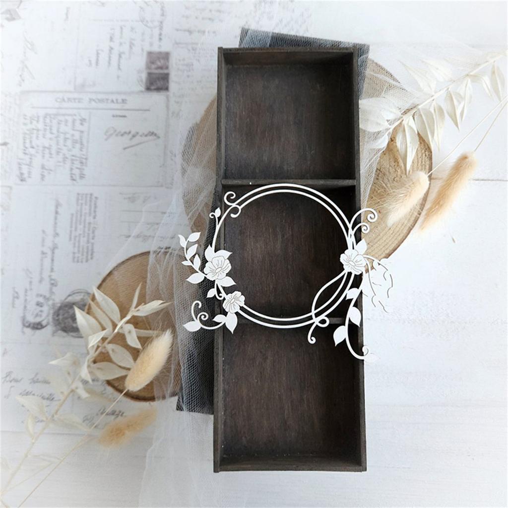 Высечка «Цветочный венок» для скрапбукинга, изготовления открыток, фотоальбомов, декоративного тиснения бумаги. Вырубные ножи из углеродистой стали.