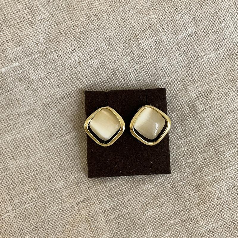 Серьги-гвоздики High Sense Geometric Gold Opal, женские, простые, индивидуальные, модные, темпераментные, универсальные серьги для поездок на работу