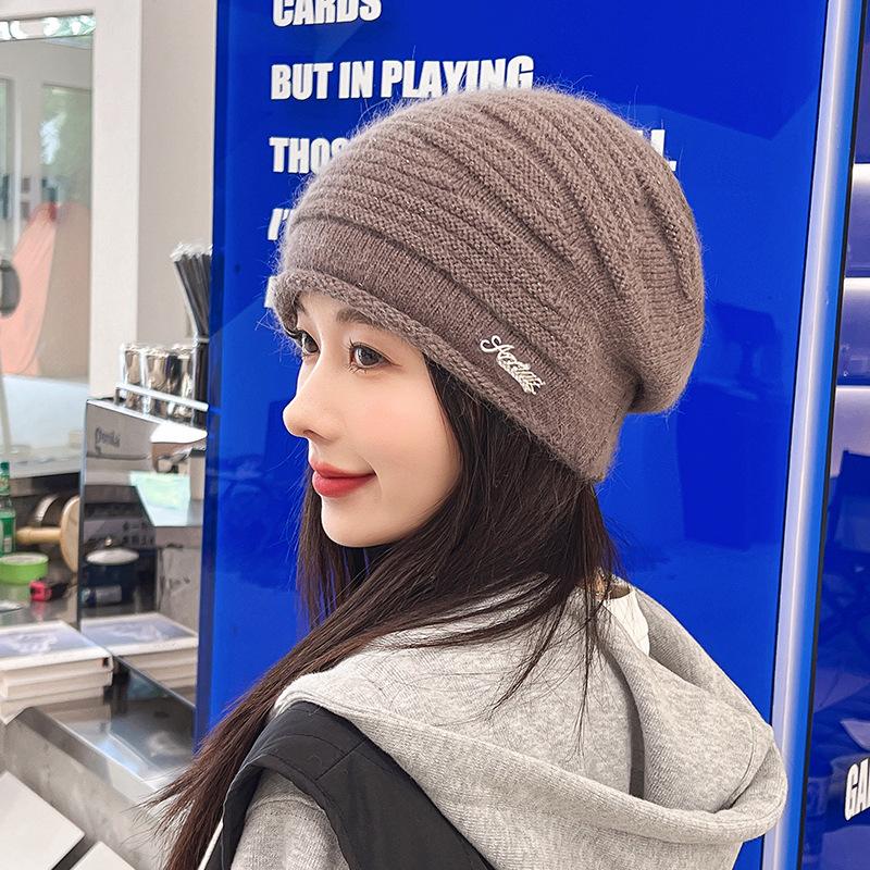 Осенне-зимние шапки для женщин Корейская версия Универсальная теплая вязаная шапка-баотоу Модная свободная и подчеркивающая лицо Маленькая шерстяная шапка-колпак от холода