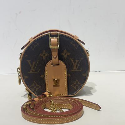 [Б/У] Маленькая шляпная коробка Classic Monogram Canvas Мини-сумка на плечо - Отличное состояние #1WGKIHA