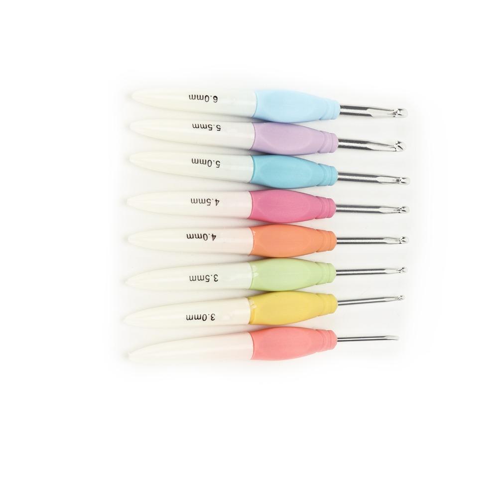 8Pcs Soft NonSlip Grip Crochet Hooks Set Plastic Crochet Hook Kit Knitting Needles Set Hair Styling