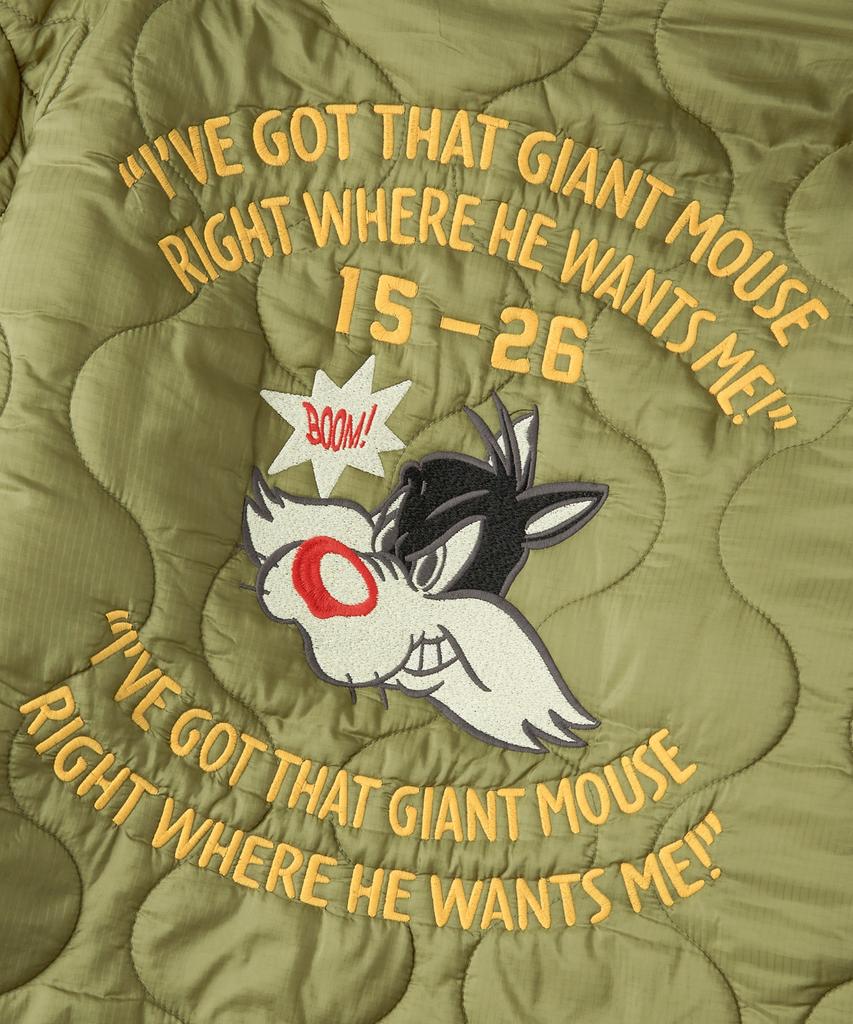 OUTSTANDING [Looney Tunes] Reversible Quilted Jacket_Khaki/Olive Green