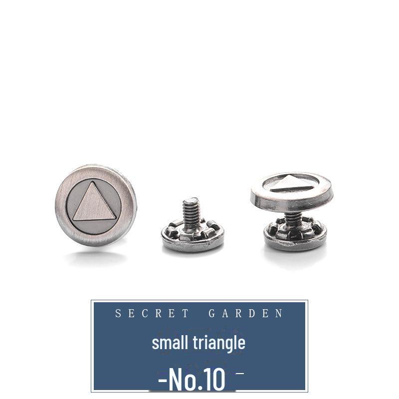 Пляжные тапочки с металлическими заклепками и съемной пряжкой: Сандалии с регулируемой высотой без гвоздей и сменными пуговицами.