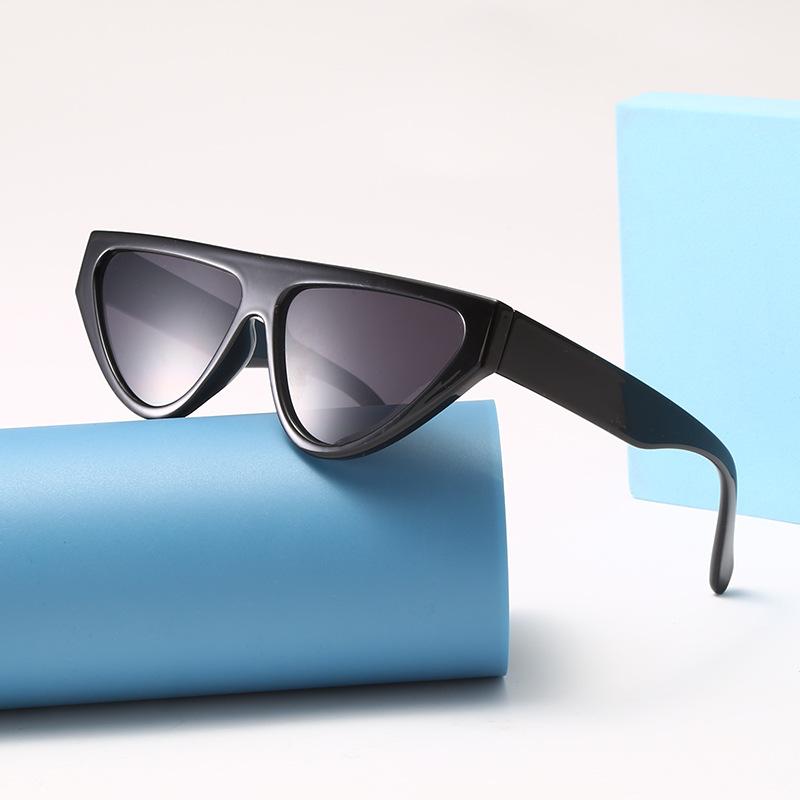 Очки с цветными блоками, модные солнцезащитные очки для уличной фотографии, Xiaohongshu с теми же треугольными солнцезащитными очками «кошачий глаз»